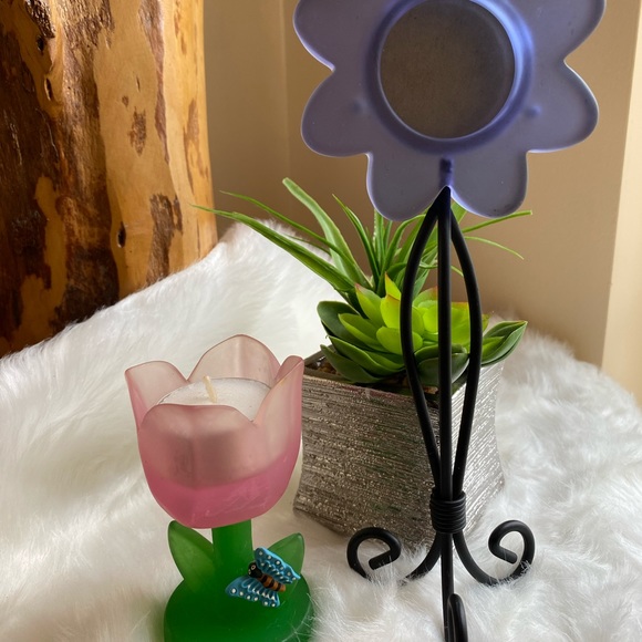 Tea, light and picture frame - Picture 1 of 4